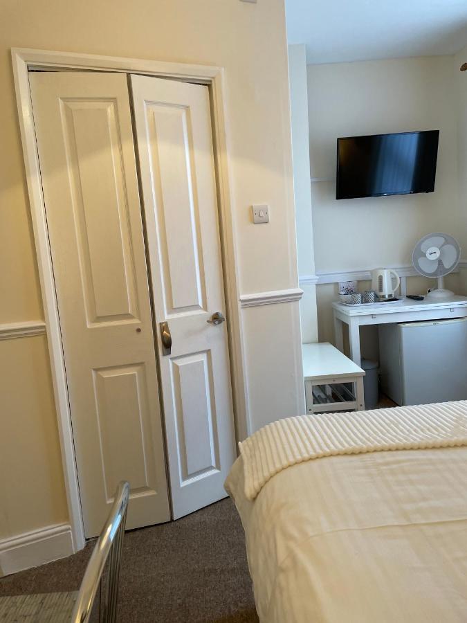 Caris Guest House Southend-on-Sea Bagian luar foto