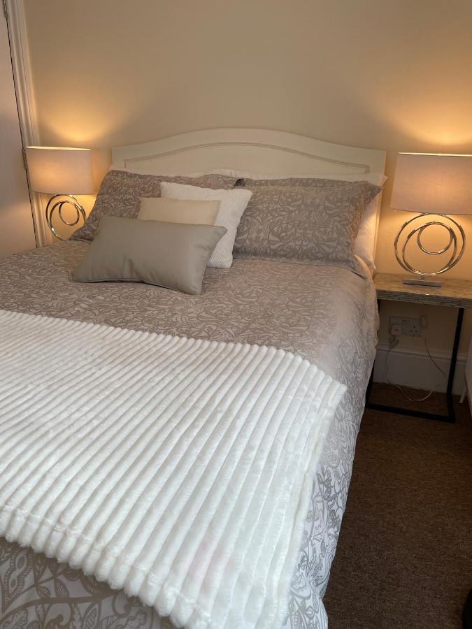 Caris Guest House Southend-on-Sea Bagian luar foto