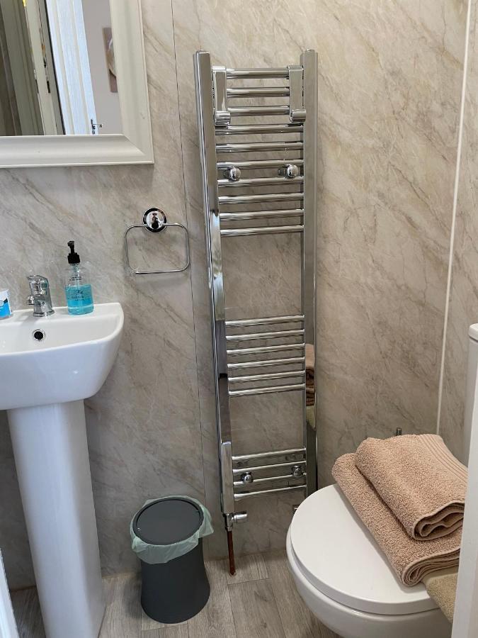 Caris Guest House Southend-on-Sea Bagian luar foto