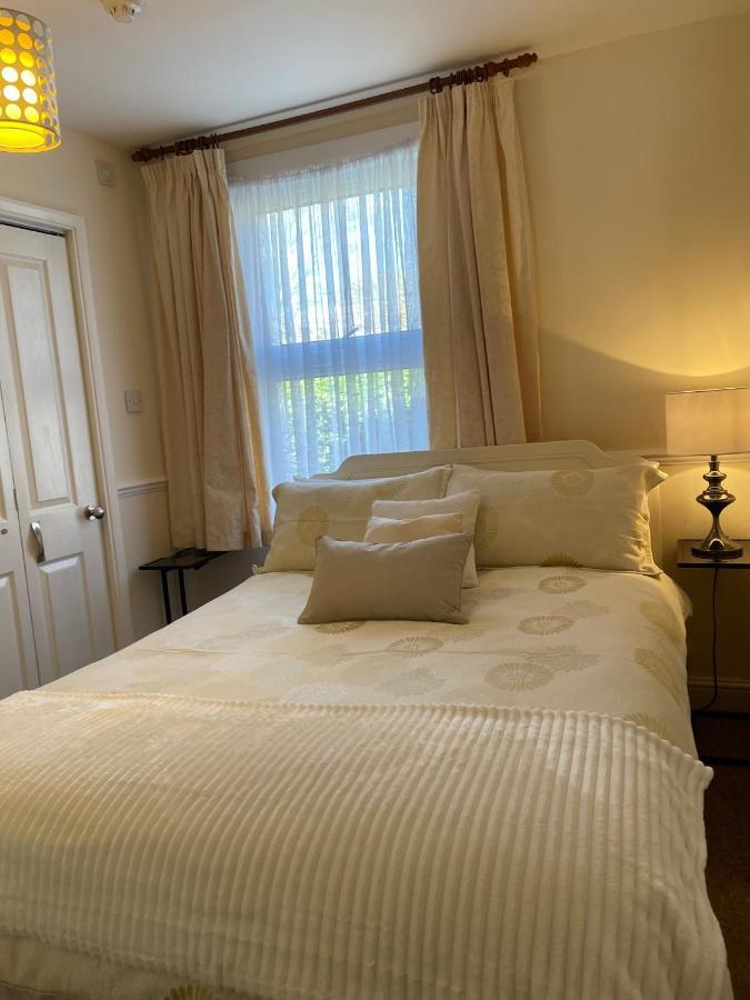 Caris Guest House Southend-on-Sea Bagian luar foto