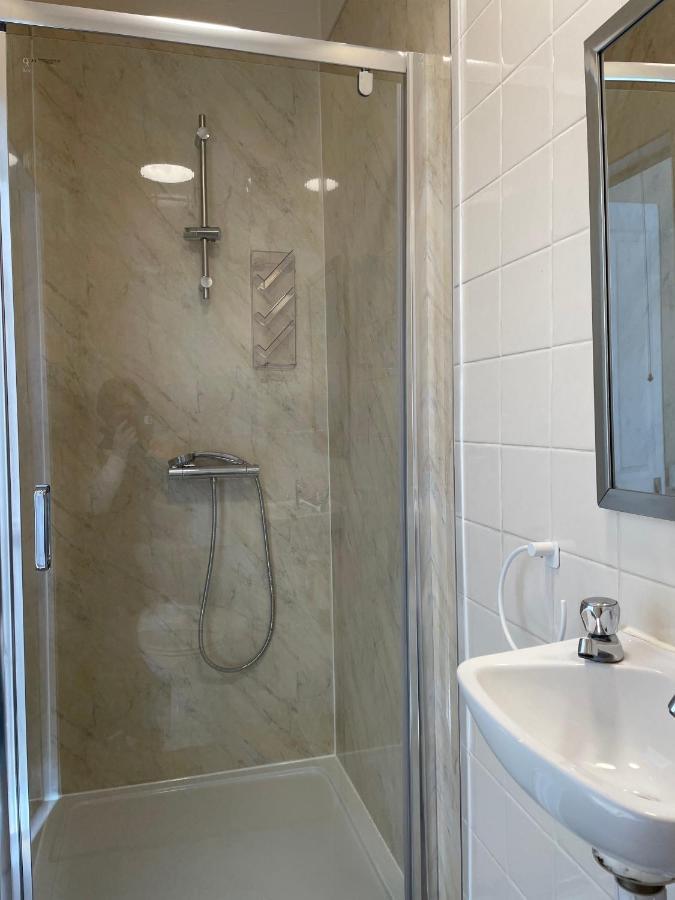 Caris Guest House Southend-on-Sea Bagian luar foto