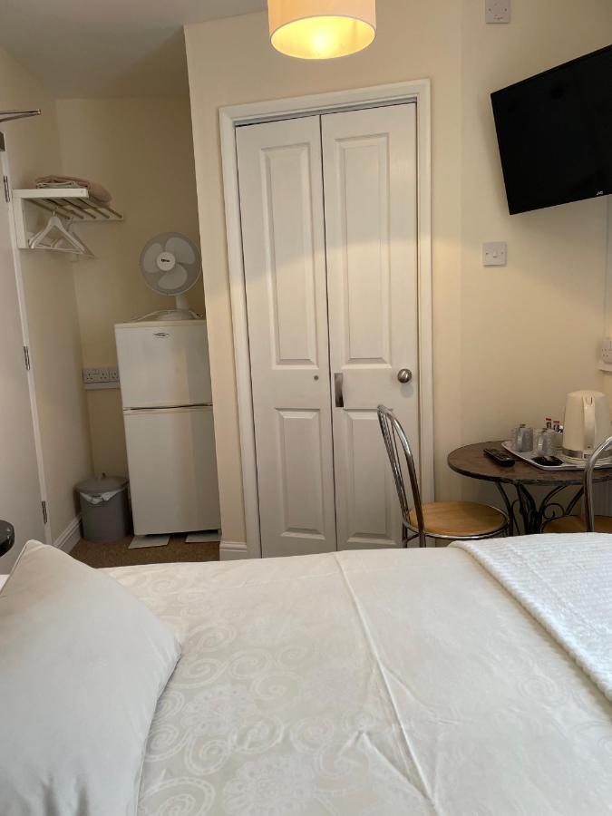 Caris Guest House Southend-on-Sea Bagian luar foto