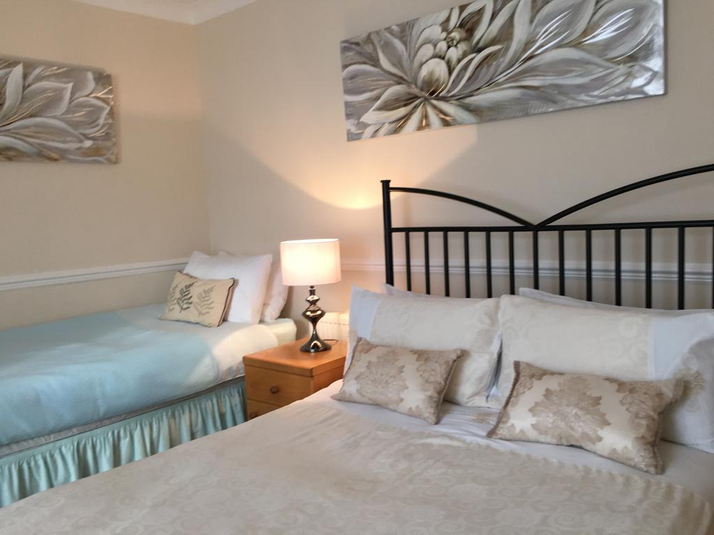 Caris Guest House Southend-on-Sea Bagian luar foto