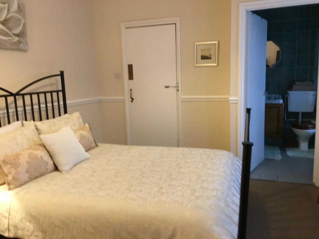 Caris Guest House Southend-on-Sea Bagian luar foto
